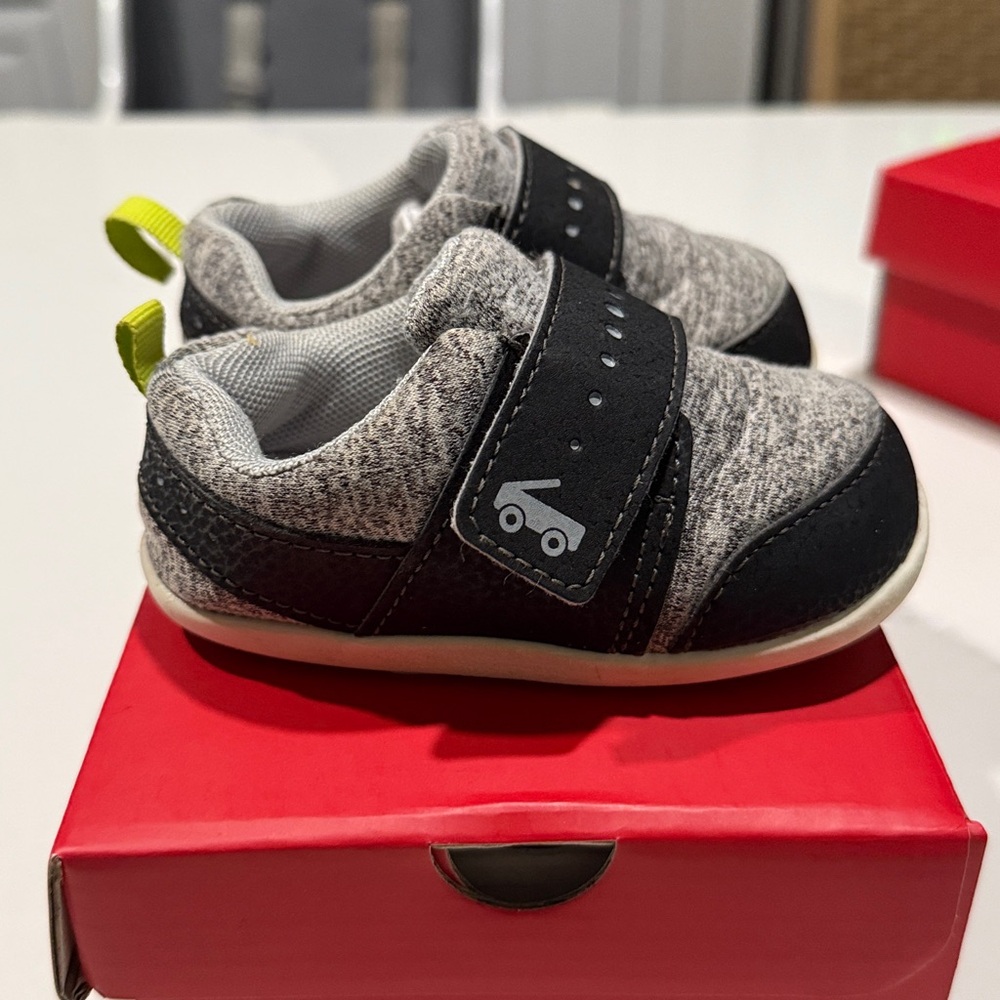 See Kai Run Black and Gray Baby Shoes - Picture 4 of 6